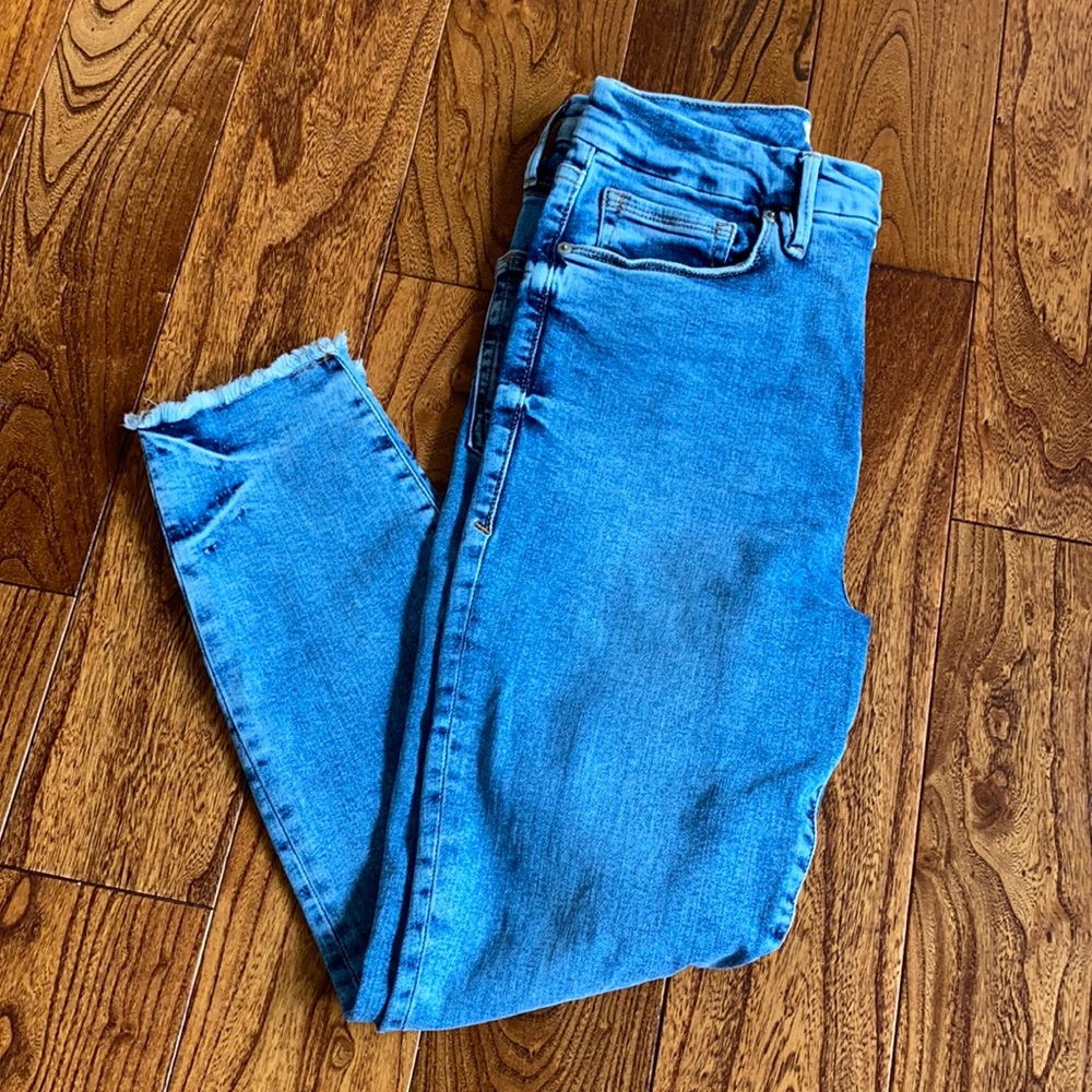 Never Worn! Good American+Cropped Skinny Jeans+Size 10+Light Wash